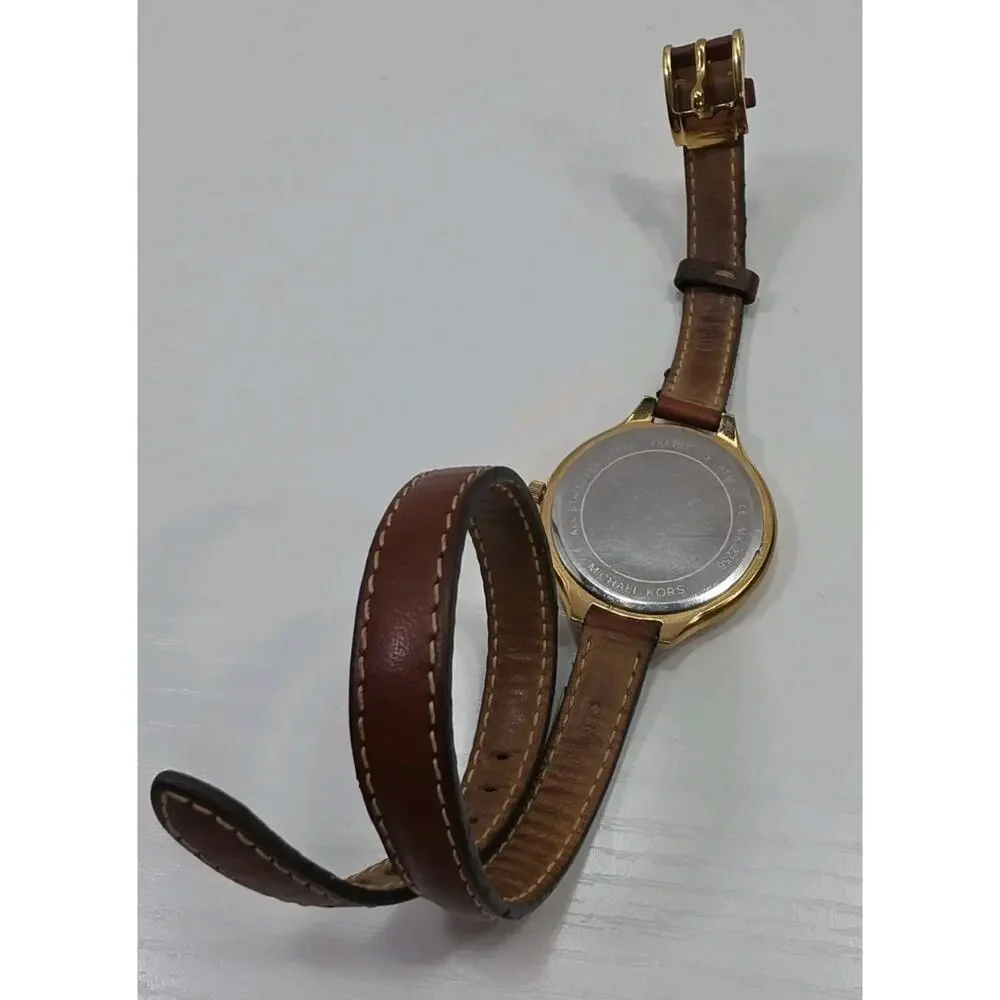 Michael Kors MK2256 Womens Runway Gold Tone Watch Leather Strap New Battery W266